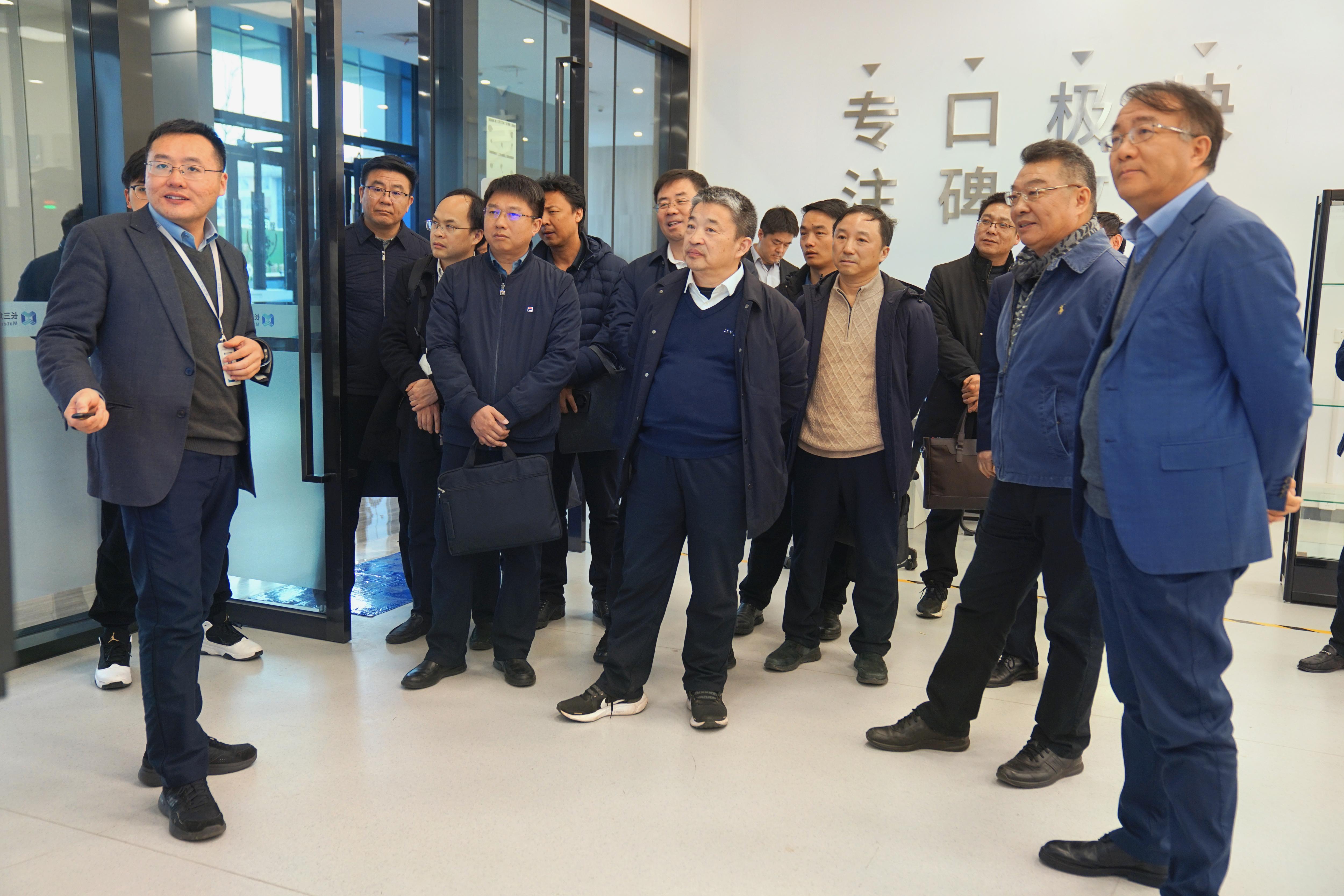 中国铁建总工程师雷升祥一行参访微旷科技高性能CT中心
